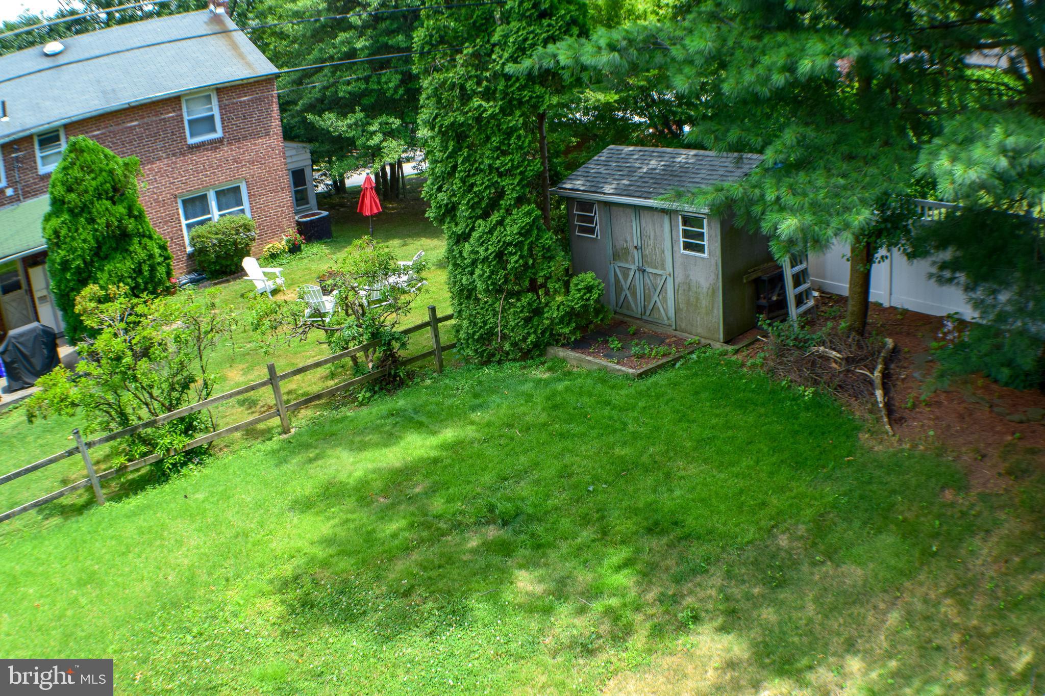 719 Buttonwood Drive Springfield, PA 19064 - Photo 24 of 31 719 Buttonwood Drive backyard