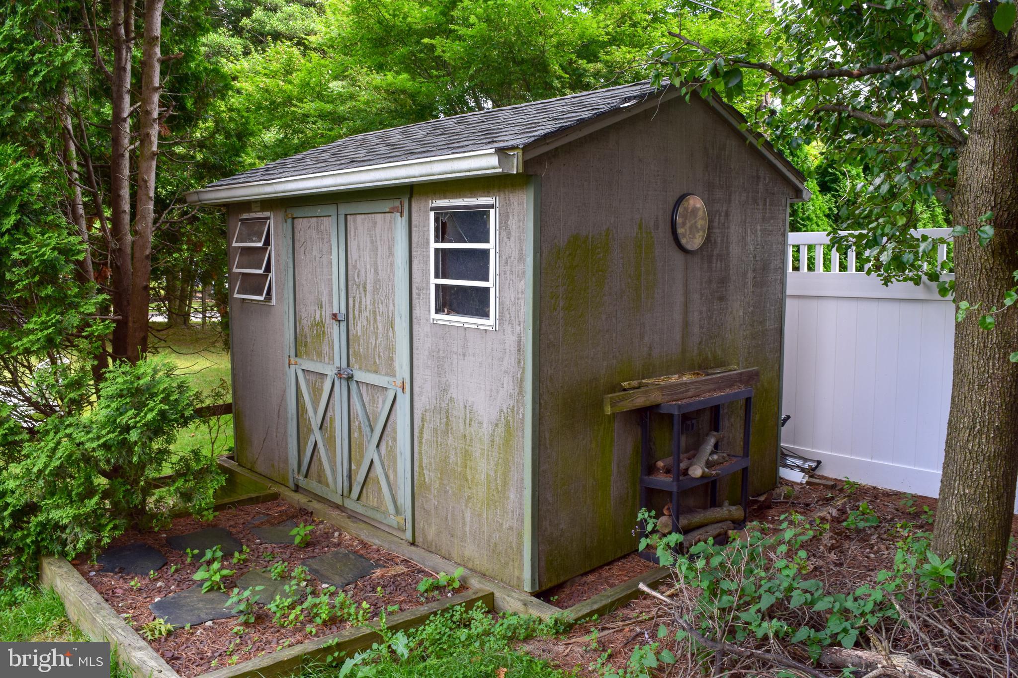 719 Buttonwood Drive Springfield, PA 19064 - Photo 26 of 31 719 Buttonwood Drive shed