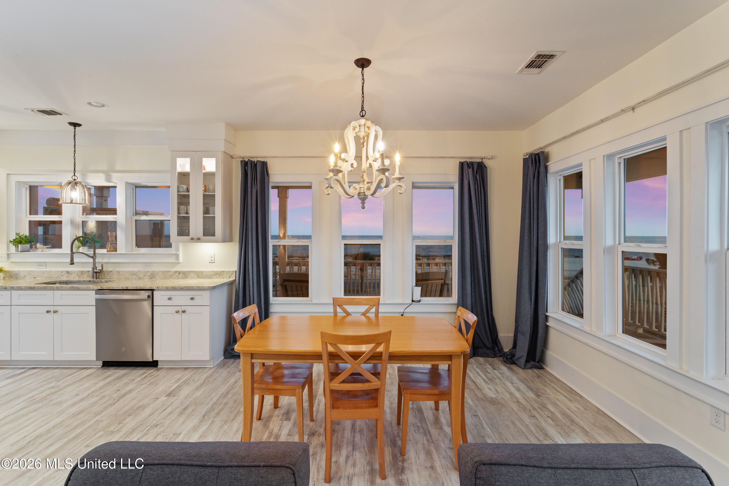 1623 Cayman Cove Biloxi, MS 39531 - Photo 19 of 58 00028