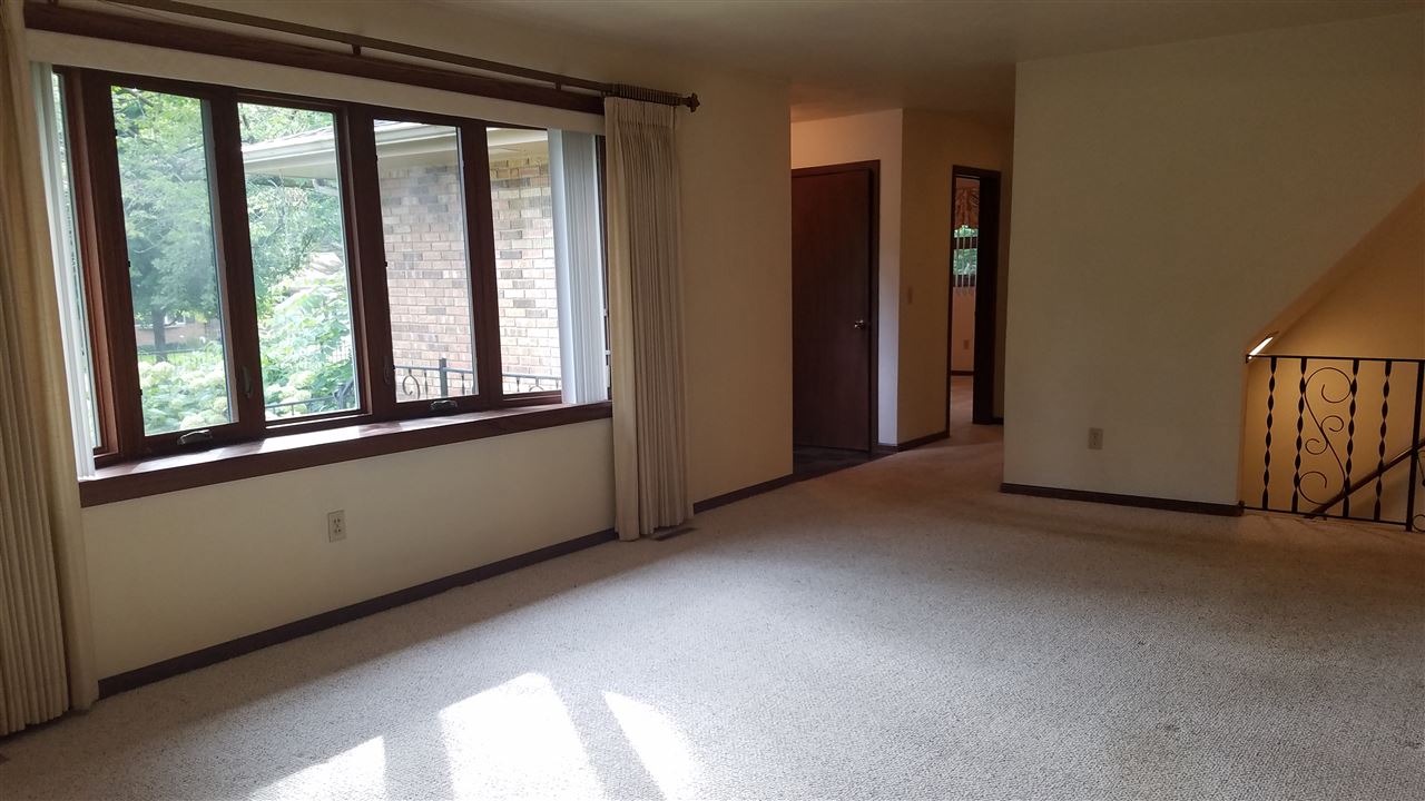 6511 North Deer Path Road Oregon, IL 61061 - Photo 7 of 25 Gallery Image 7