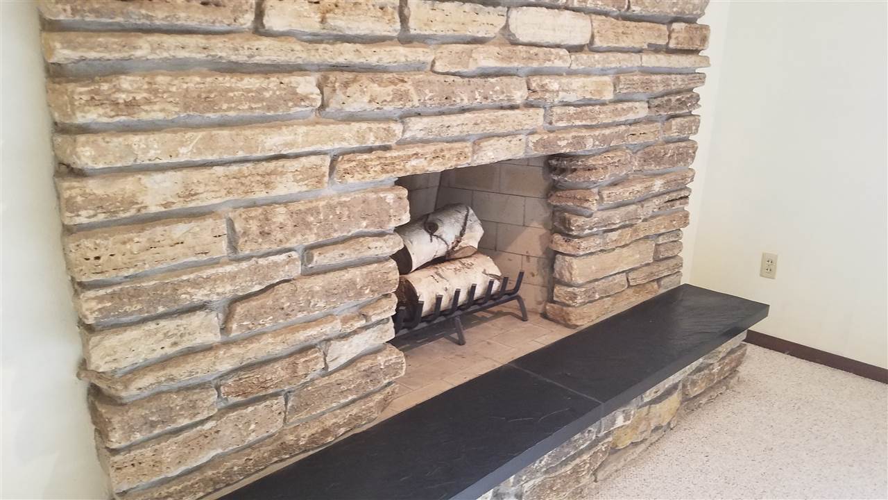 6511 North Deer Path Road Oregon, IL 61061 - Photo 8 of 25 Gallery Image 8