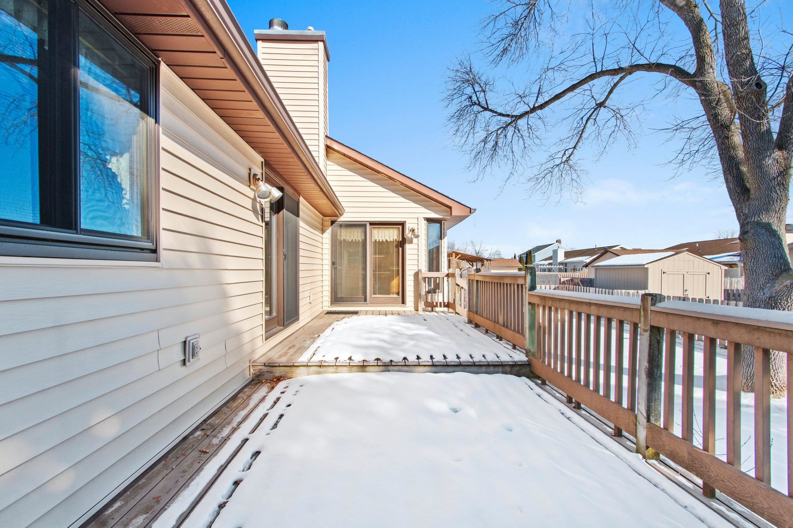 2445 Ingold Court Green Bay, WI 54313 - Photo 11 of 51