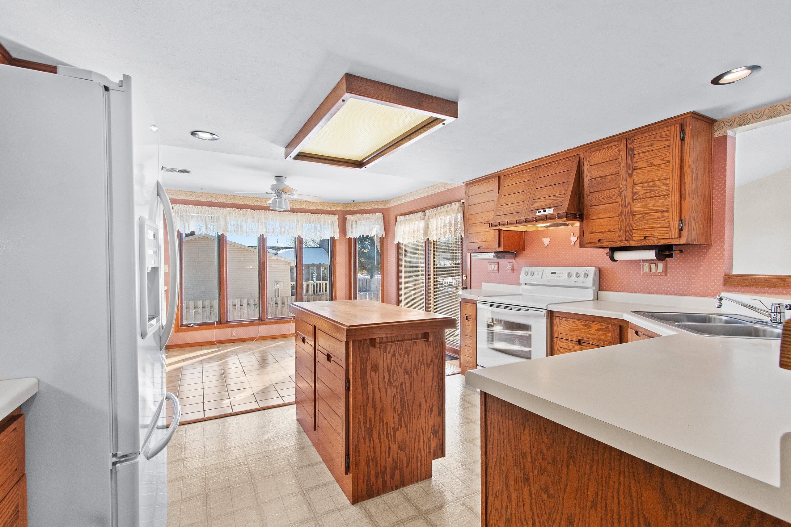 2445 Ingold Court Green Bay, WI 54313 - Photo 28 of 51