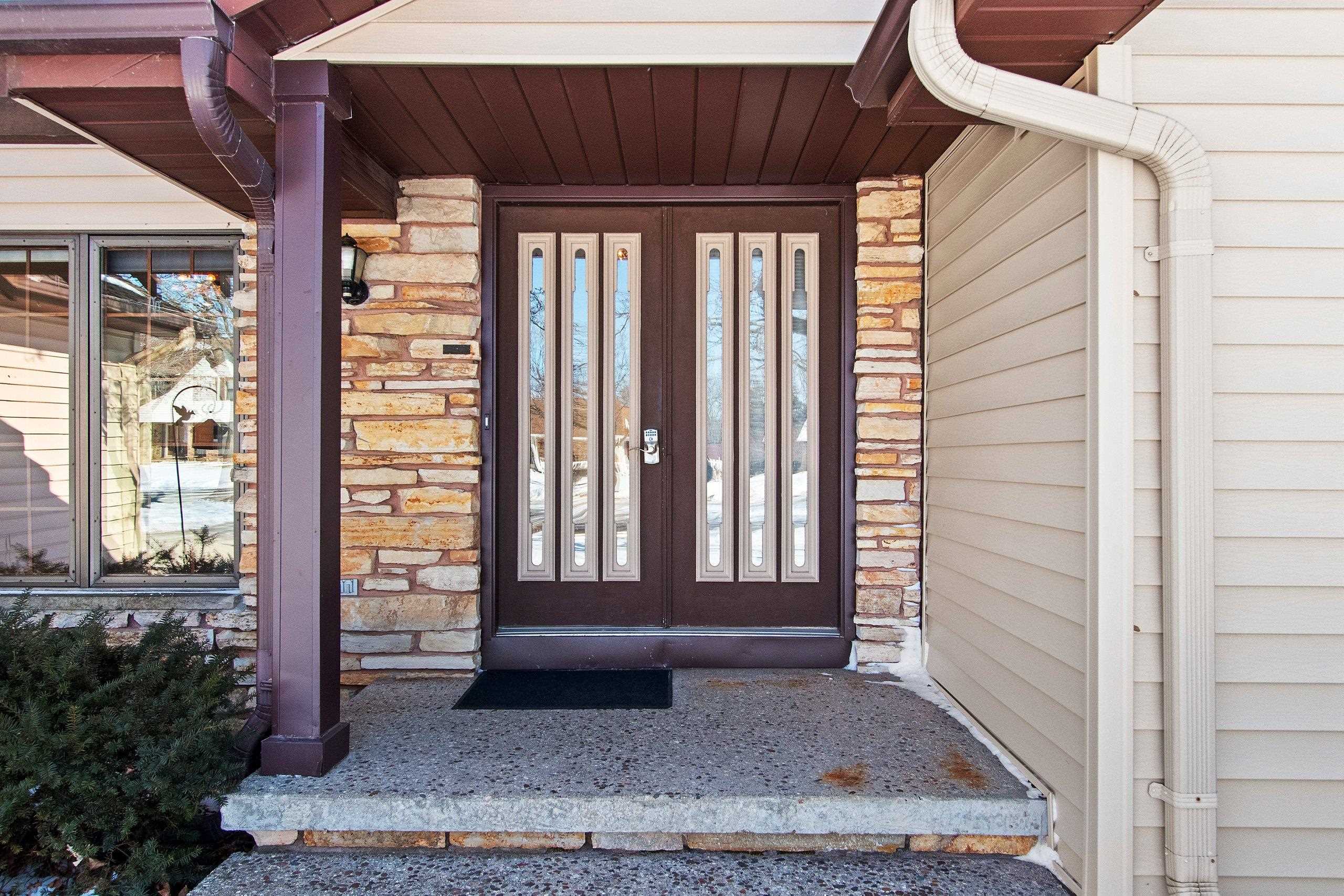 2445 Ingold Court Green Bay, WI 54313 - Photo 3 of 51