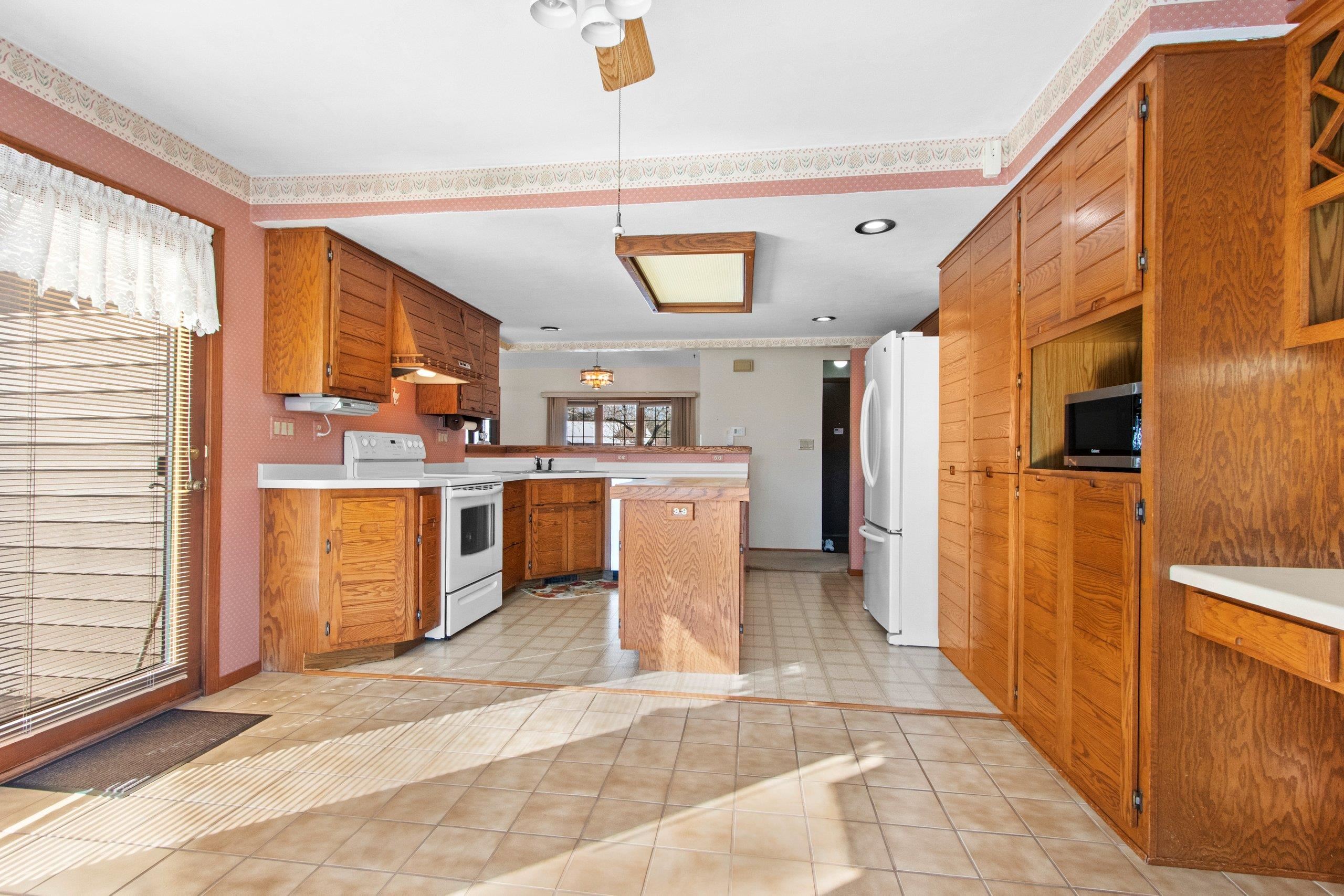 2445 Ingold Court Green Bay, WI 54313 - Photo 33 of 51