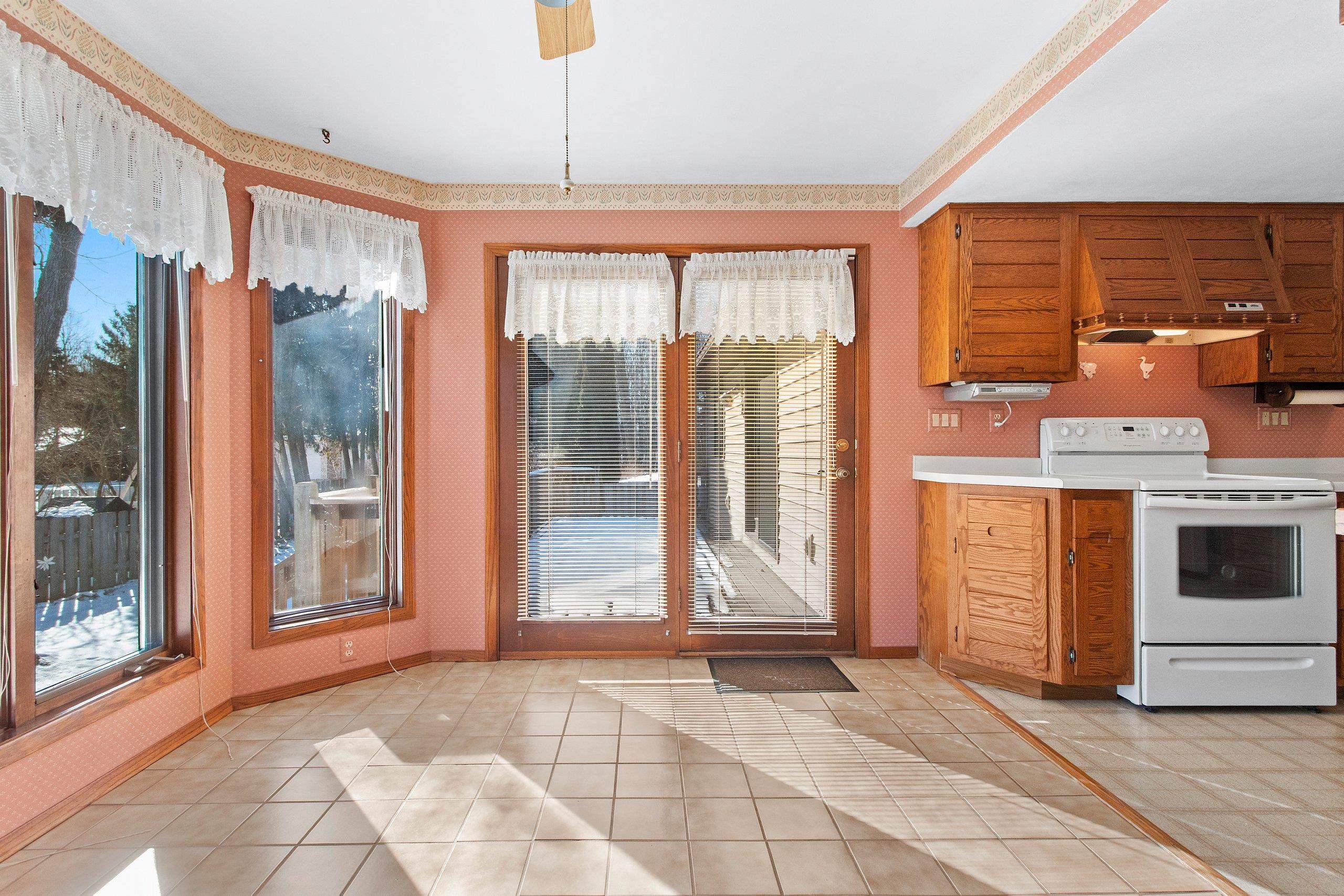 2445 Ingold Court Green Bay, WI 54313 - Photo 35 of 51