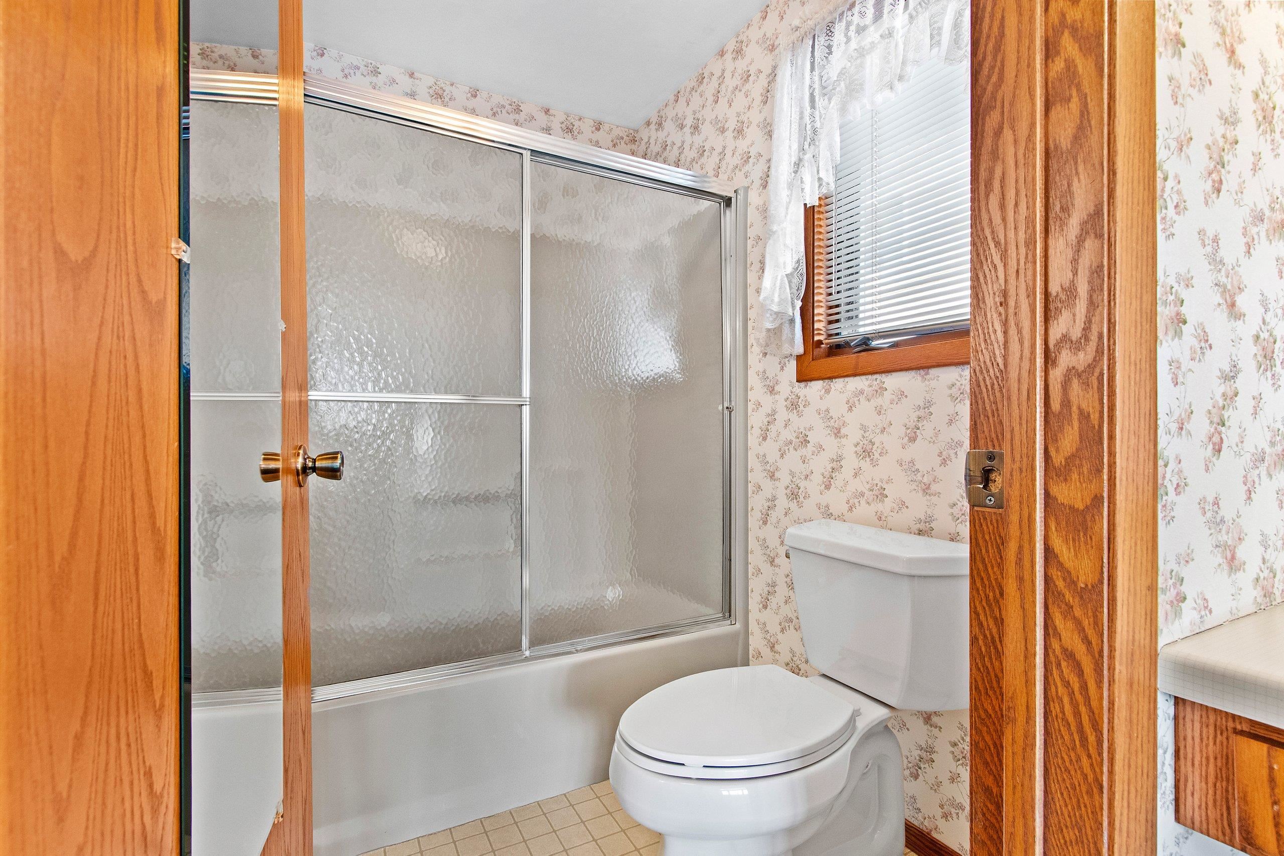 2445 Ingold Court Green Bay, WI 54313 - Photo 39 of 51