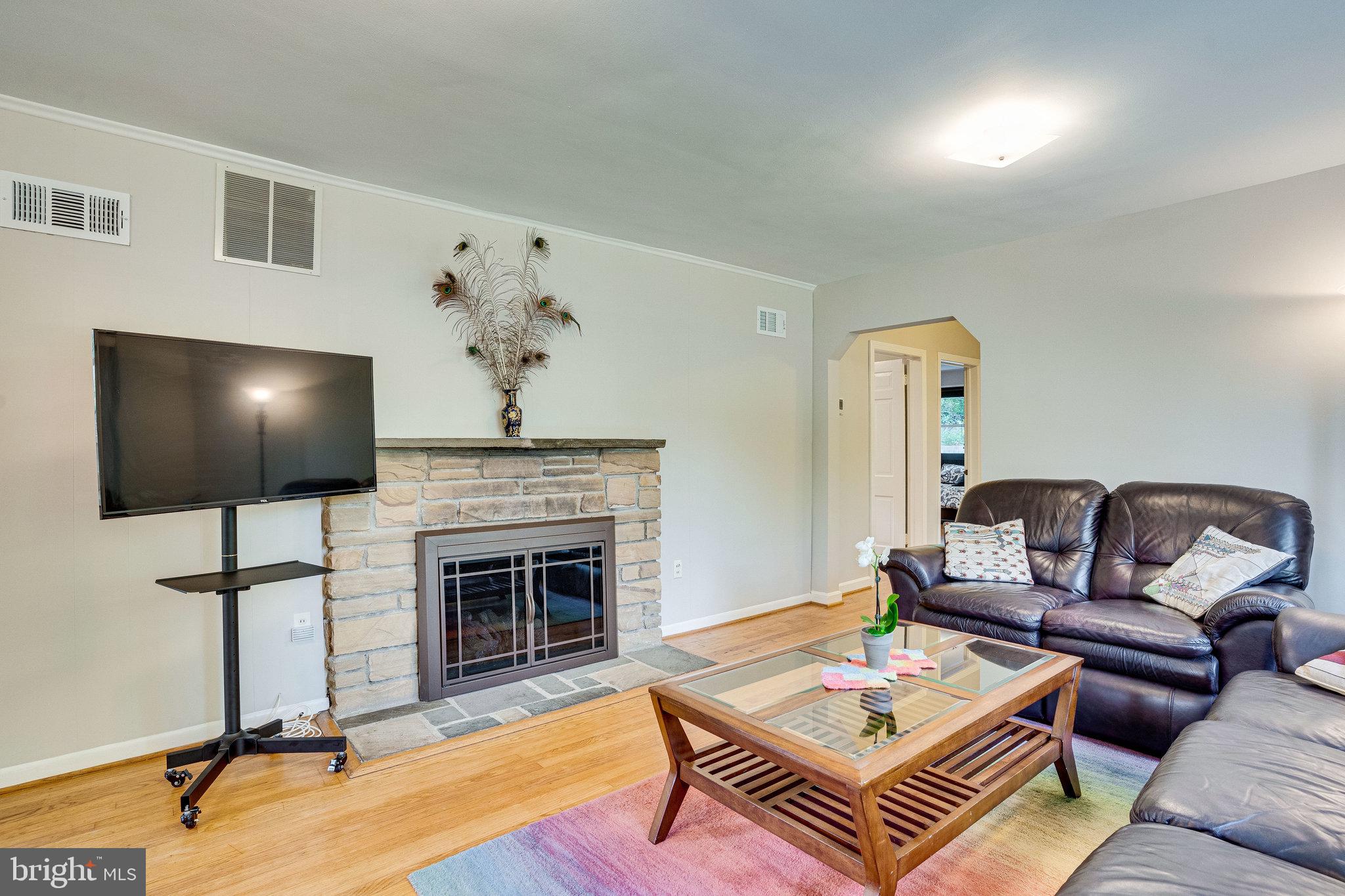 708 Forest Glen Road Silver Spring, MD 20901 - Photo 11 of 91