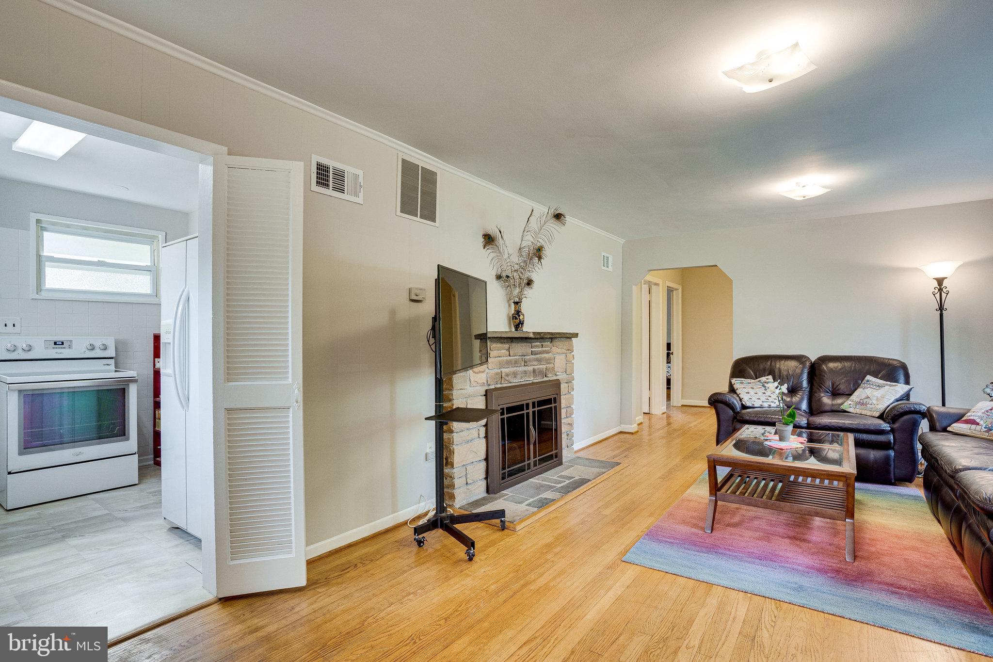 708 Forest Glen Road Silver Spring, MD 20901 - Photo 12 of 91