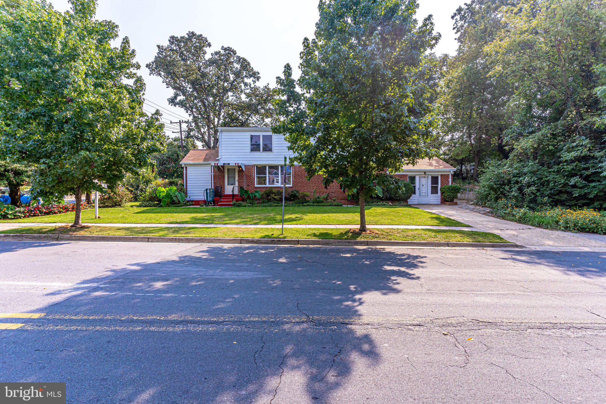 708 Forest Glen Road Silver Spring, MD 20901 - Photo 7 of 91