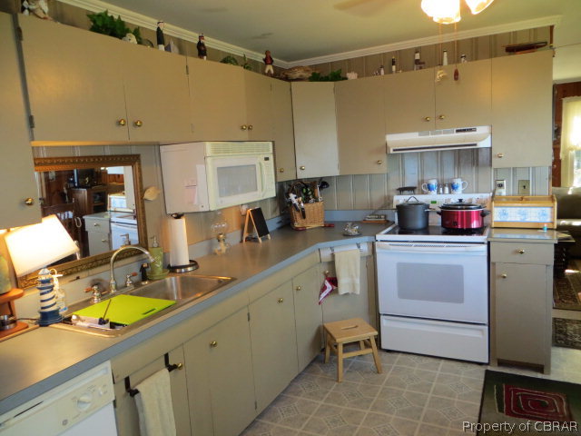 1011 Old Ferry Road Hudgins, VA 23076 - Photo 5 of 10