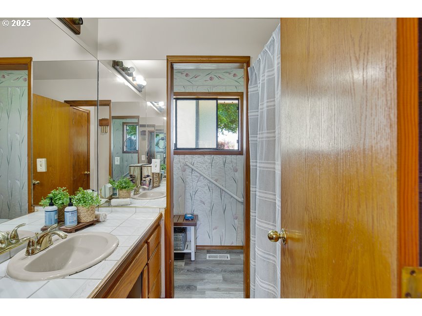 3410 Southeast Hillyard Road Gresham, OR 97080 - Photo 20 of 41