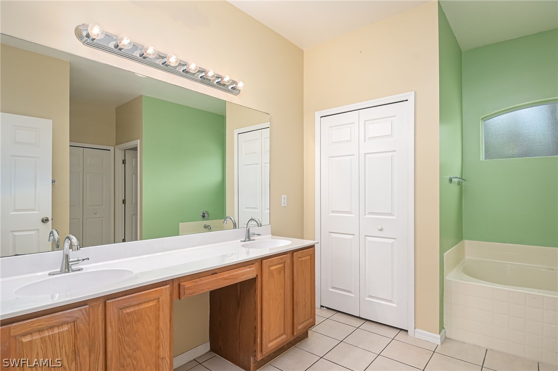 2743 Nature Pointe Loop Fort Myers, FL 33905 - Photo 18 of 47