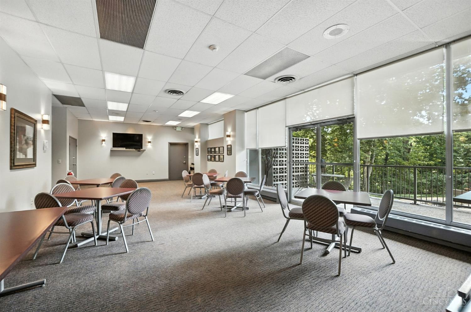 2324 Madison Road, Unit 1709 Cincinnati, OH 45208 - Photo 10 of 93 Gallery Image 10