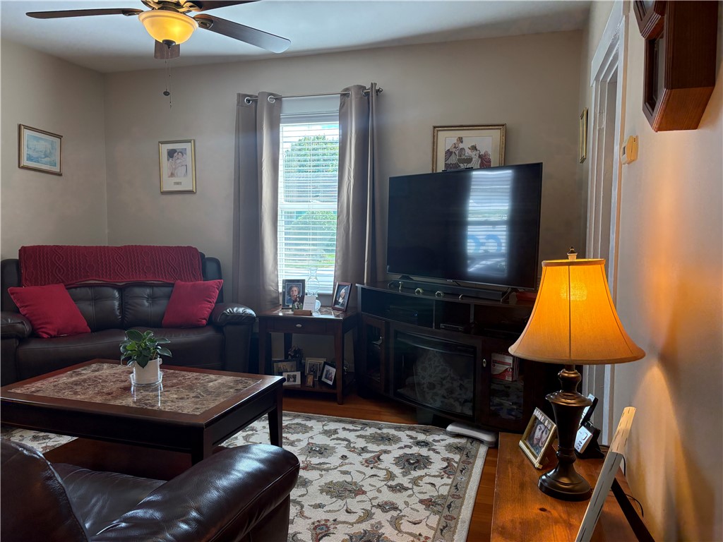 65 Maple Avenue Middletown, RI 02842 - Photo 16 of 24