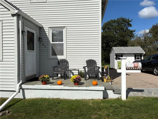 $490,000 | 65 Maple Avenue, Middletown, RI 02842