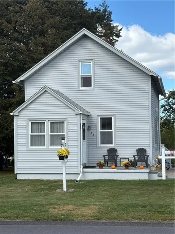 $490,000 | 65 Maple Avenue, Middletown, RI 02842