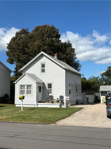 $490,000 | 65 Maple Avenue, Middletown, RI 02842