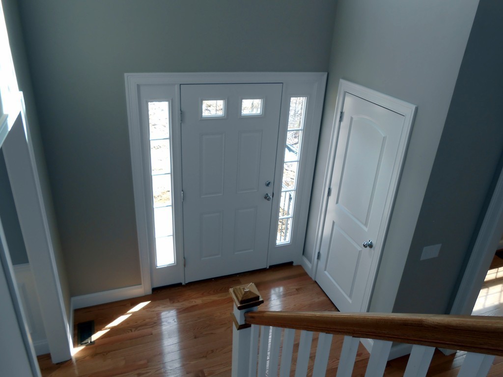 75 Field Pond Road Milford, MA 01757 - Photo 4 of 30 Gallery Image 4