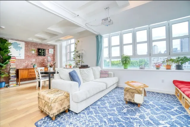 a picture of a bench in front of a mirror