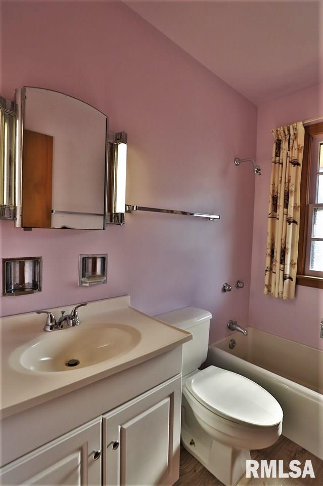 706 Springfield Road East Peoria, IL 61611 - Photo 17 of 36 Gallery Image 17