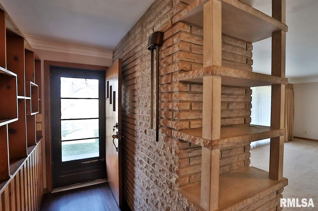 706 Springfield Road East Peoria, IL 61611 - Photo 8 of 36 Gallery Image 8