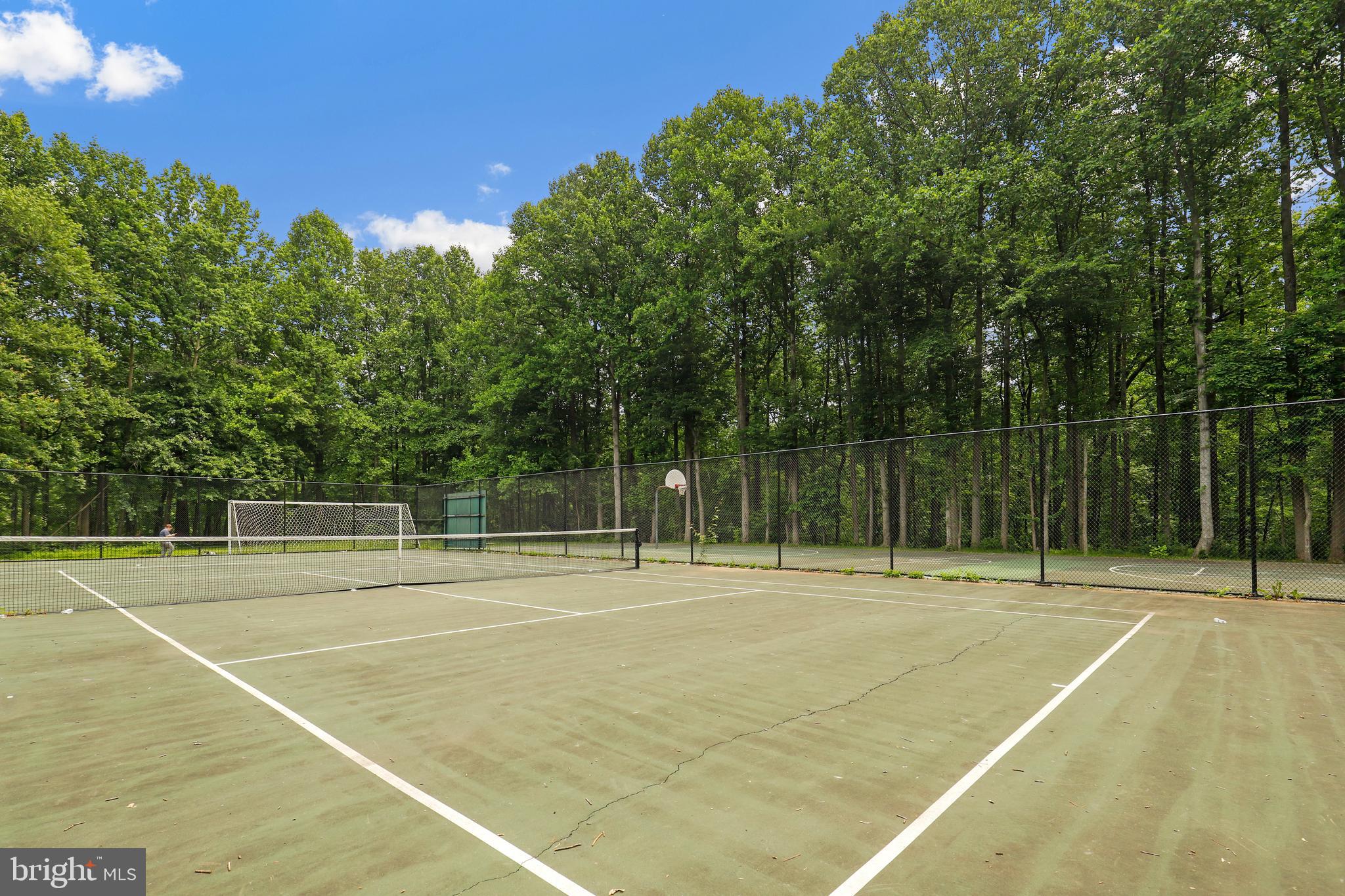 11216 Chestnut Grove Square, Unit 318 Reston, VA 20190 - Photo 28 of 32 Gallery Image 28