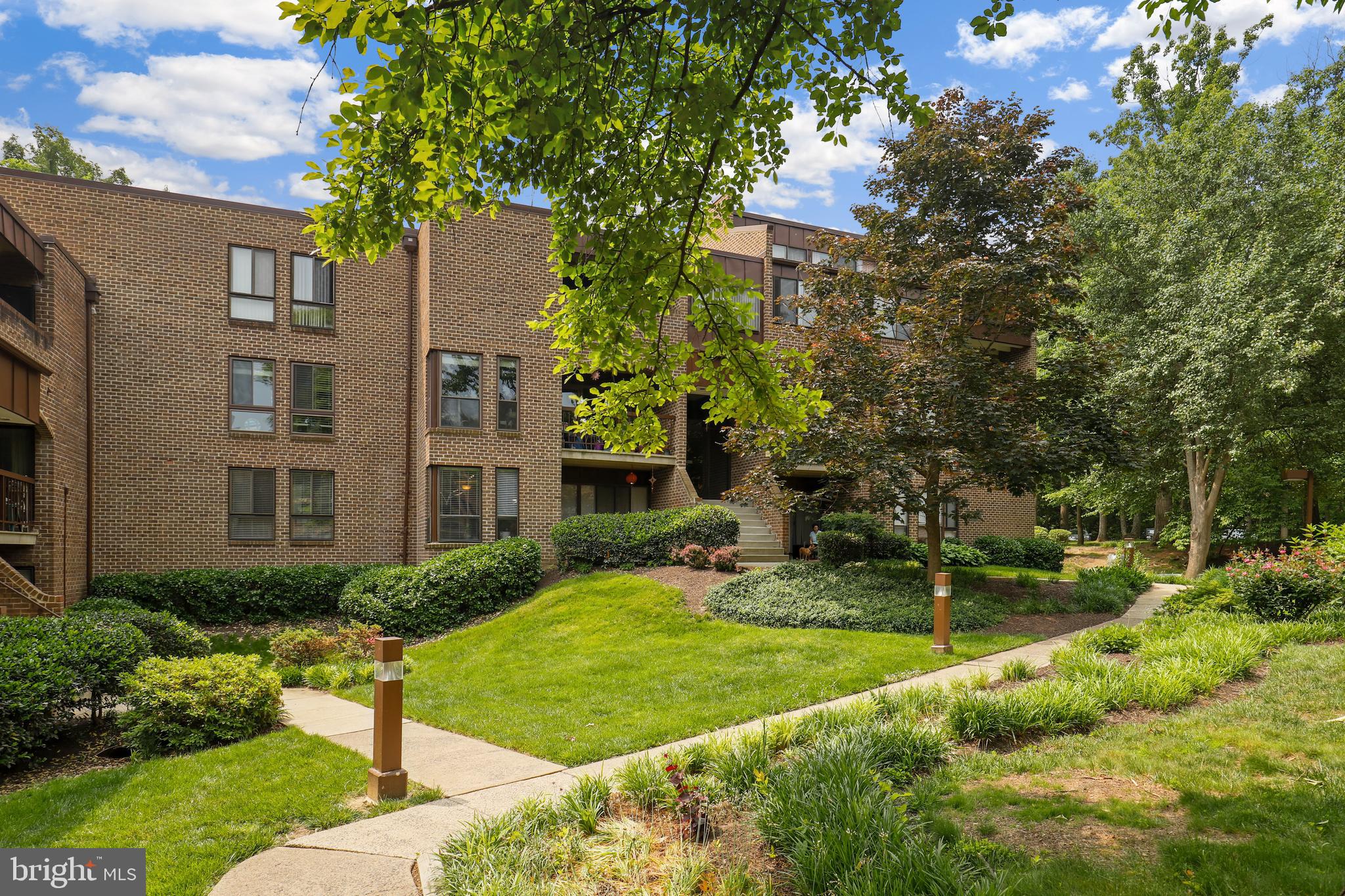 11216 Chestnut Grove Square, Unit 318 Reston, VA 20190 - Photo 31 of 32 Gallery Image 31