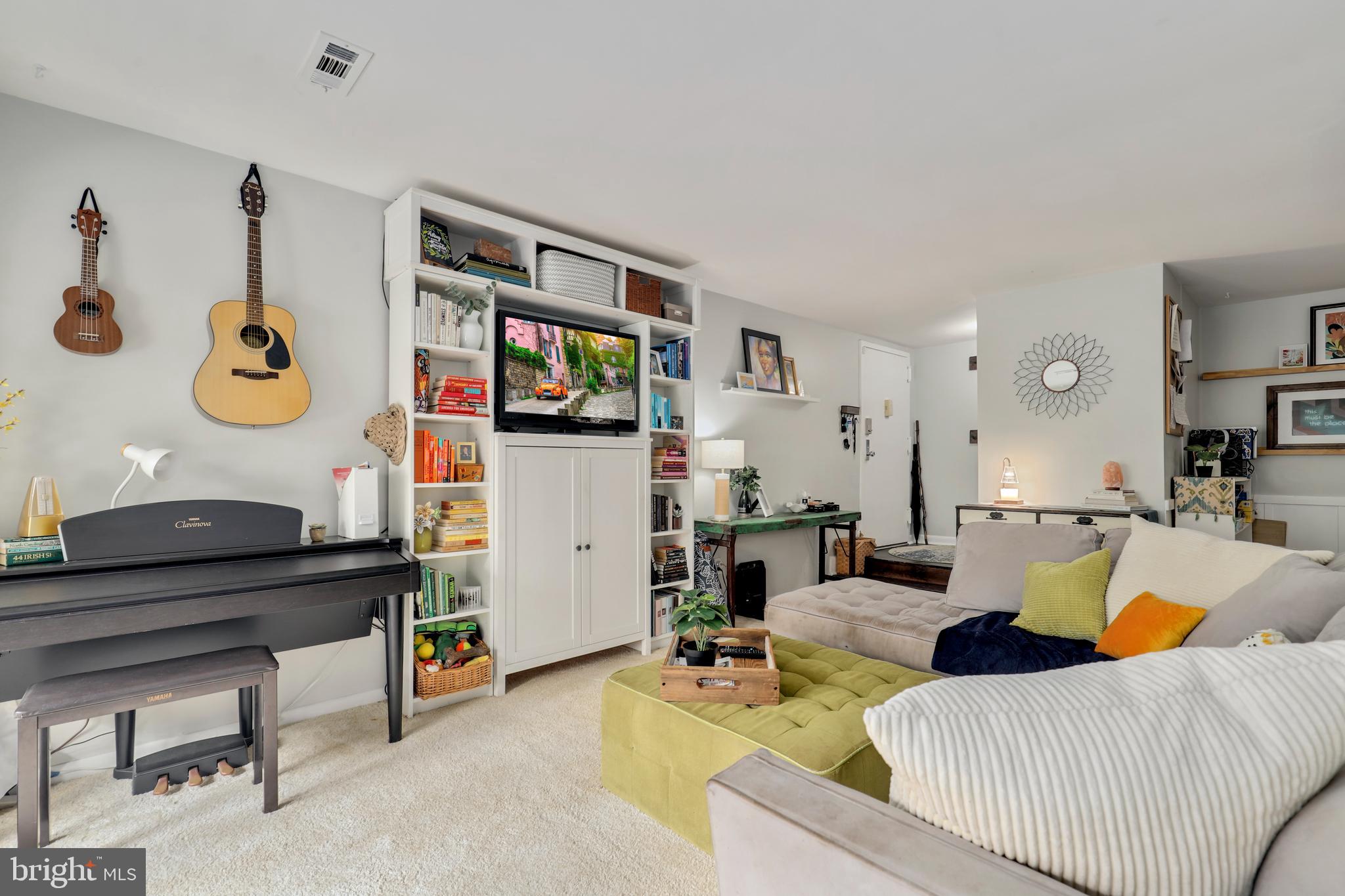 11216 Chestnut Grove Square, Unit 318 Reston, VA 20190 - Photo 5 of 32 Gallery Image 5