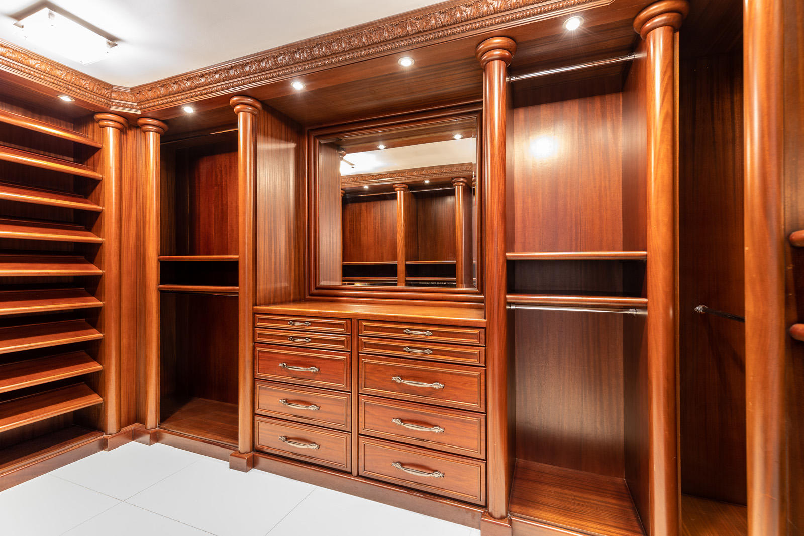 1 North Ocean Boulevard, Unit 305 Boca Raton, FL 33432 - Photo 17 of 27 a view of walk in closet