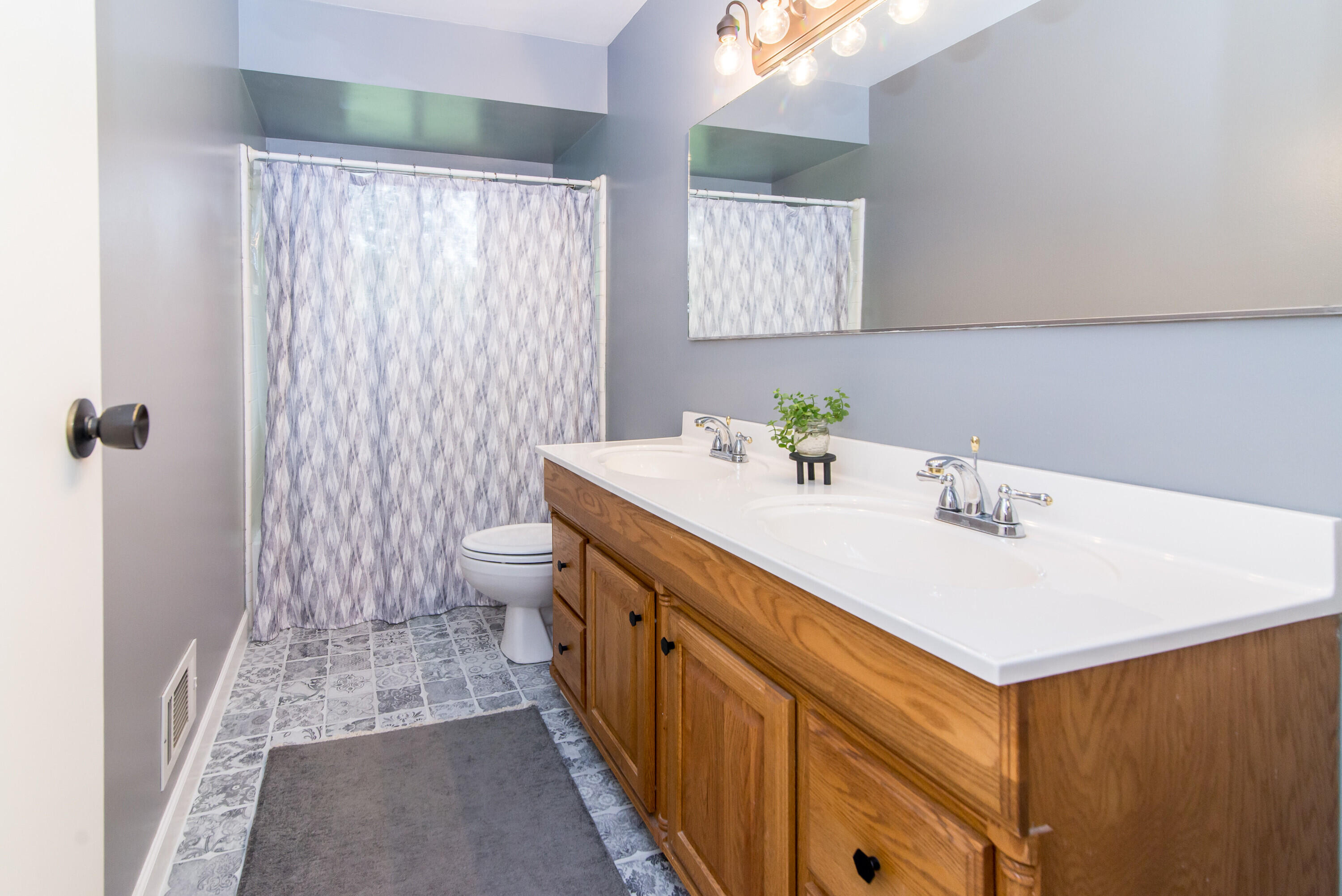 2014 Whittier Road Ypsilanti, MI 48197 - Photo 18 of 35 018_23