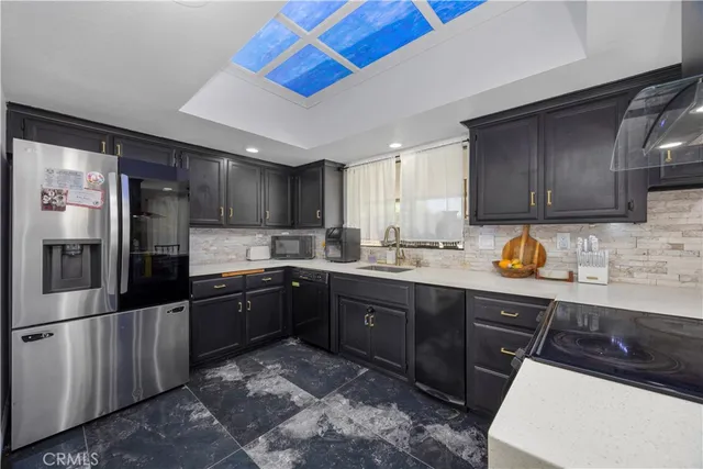 $339,000 | 3319 Maywood Drive, Unit 1, Bakersfield, CA 93306