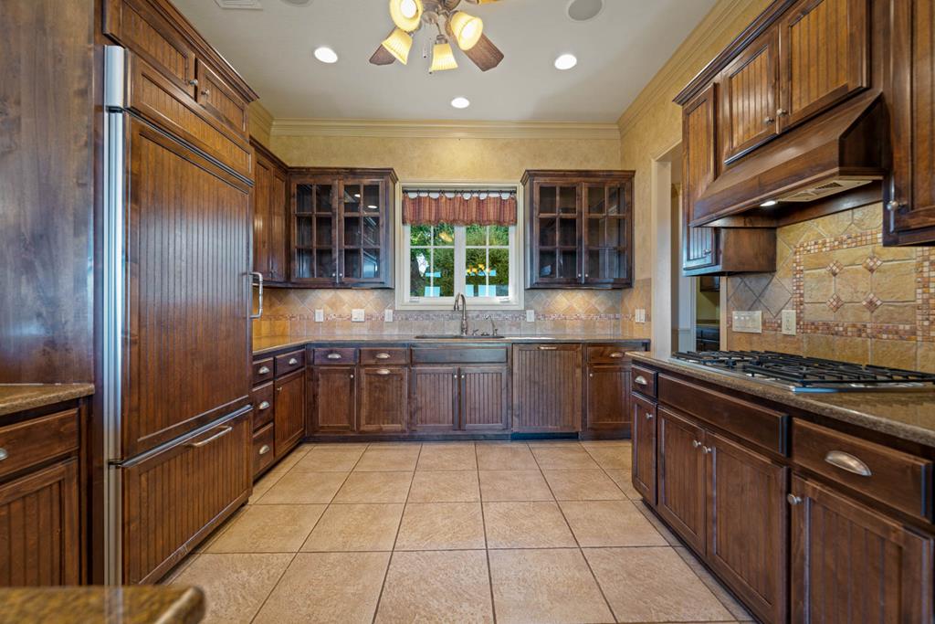 326 River Valley Road South Ingram, TX 78025 - Photo 22 of 68 Kitchen