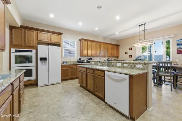 $699,990 | 905 Valerie Lane, Tehachapi, CA 93561