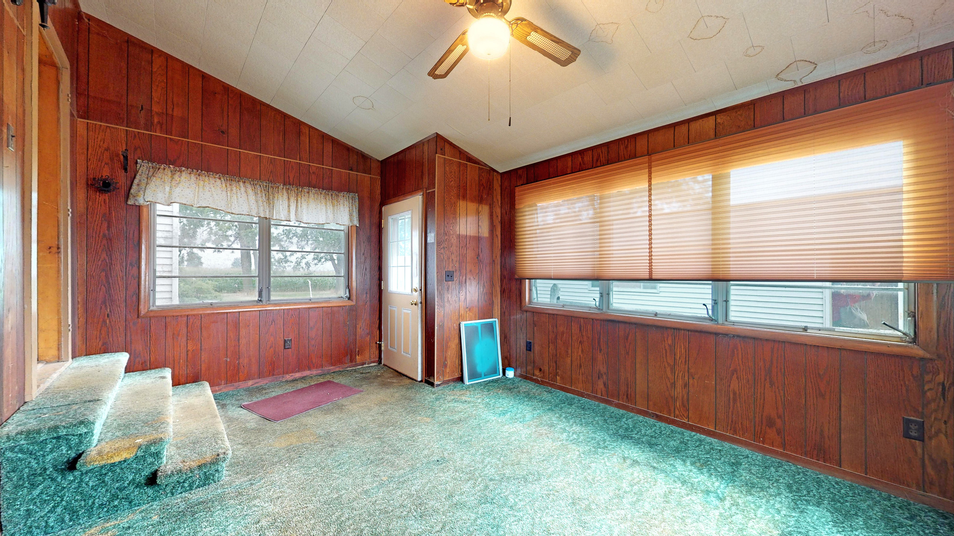 10909 Payne Road Marengo, IL 60152 - Photo 15 of 44 a room with window