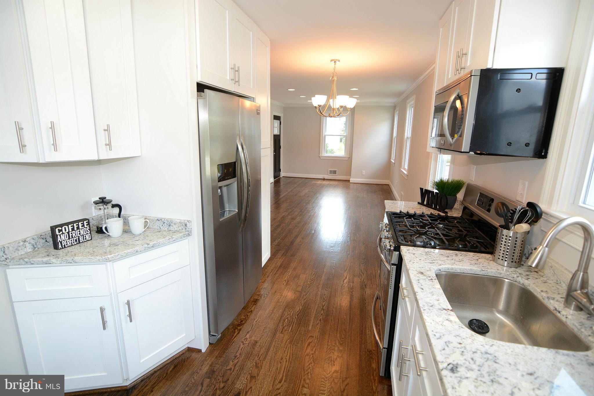 444 Cleveland Road Linthicum Heights, MD 21090 - Photo 2 of 21 Kitchen