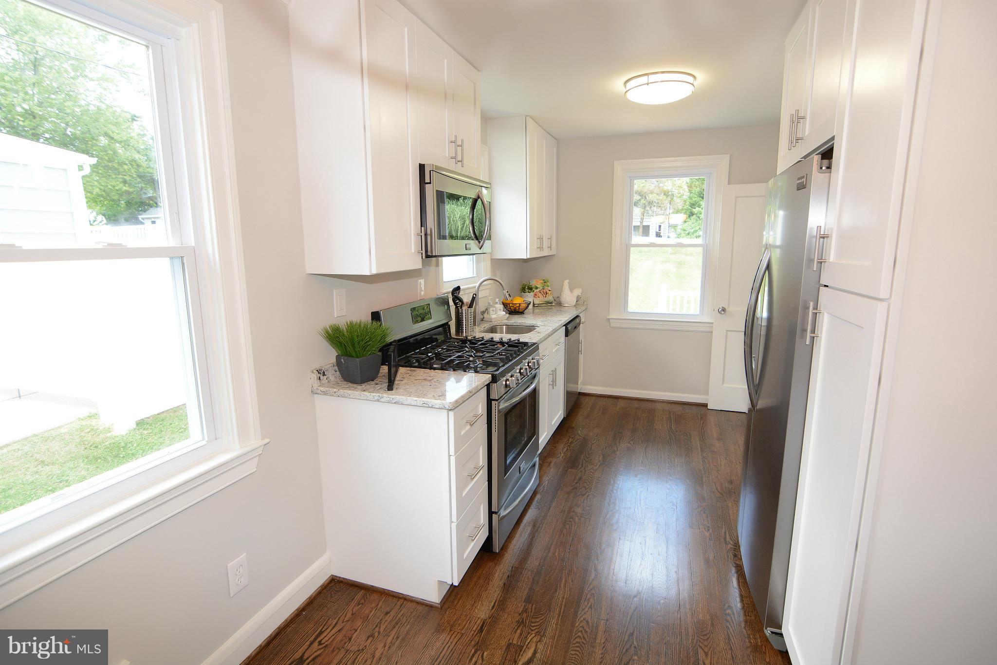 444 Cleveland Road Linthicum Heights, MD 21090 - Photo 3 of 21 Kitchen