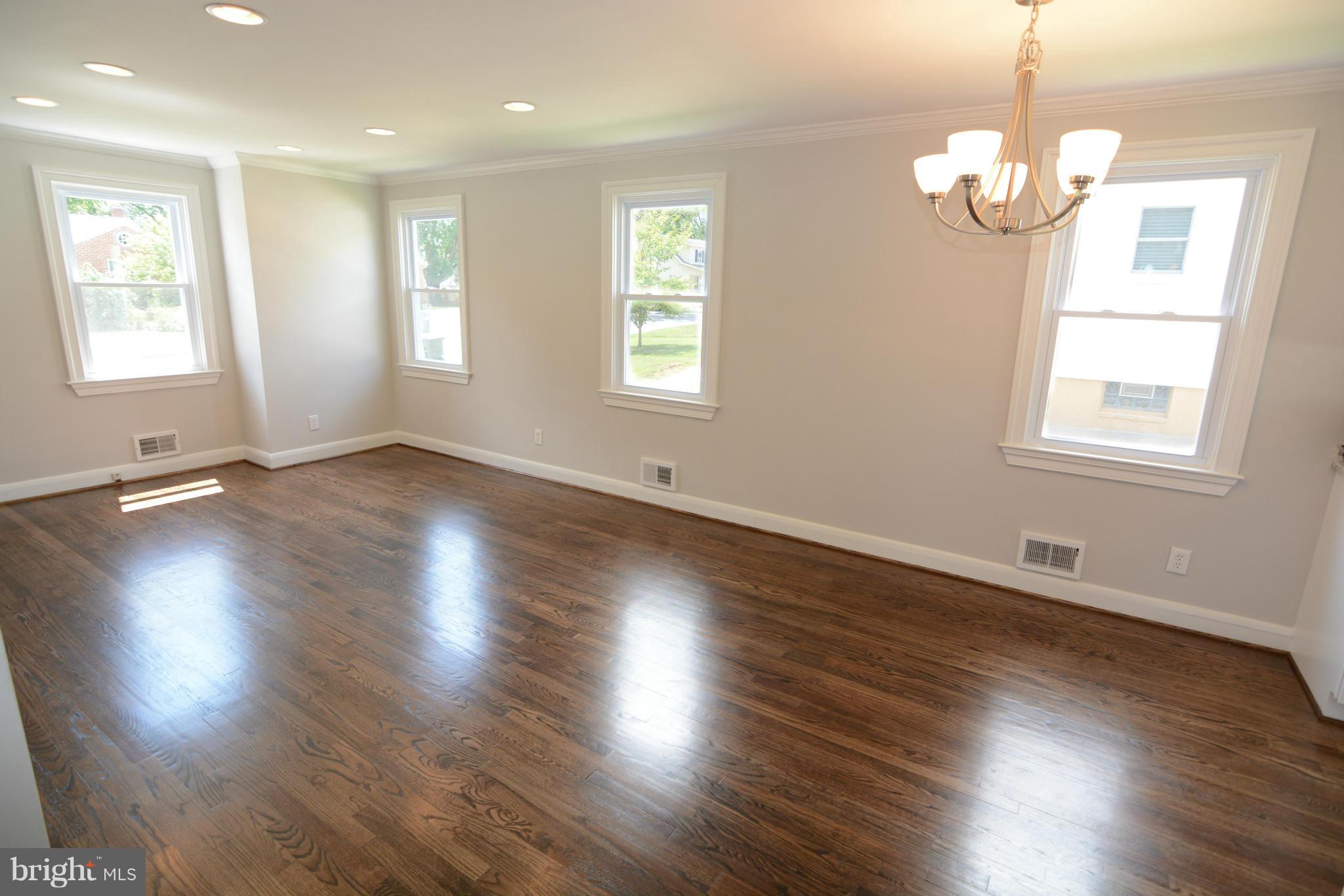 444 Cleveland Road Linthicum Heights, MD 21090 - Photo 8 of 21 Living Room