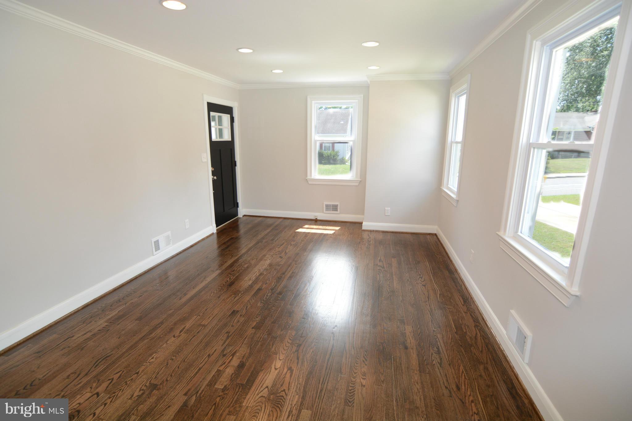444 Cleveland Road Linthicum Heights, MD 21090 - Photo 9 of 21 Living Room