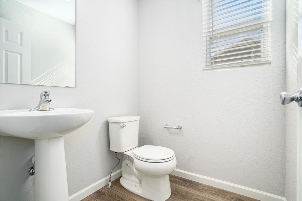 370 Sherman Street Allegan, MI 49010 - Photo 12 of 27 20-OAP055-i2085-Powder Room