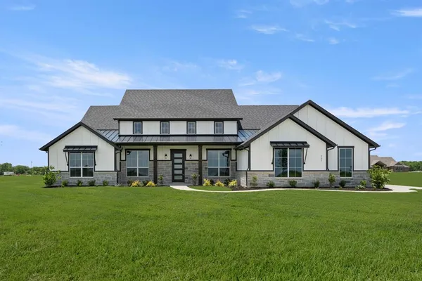 $699,999 | 231 Cotopaxi Drive, Red Oak, TX 75154