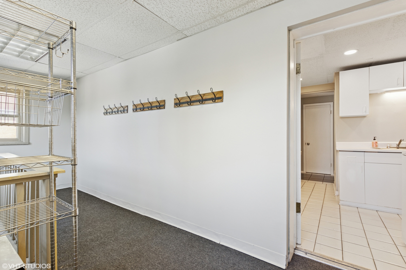 2335 West School Street Chicago, IL 60618 - Photo 20 of 23 a view of cabinets and window