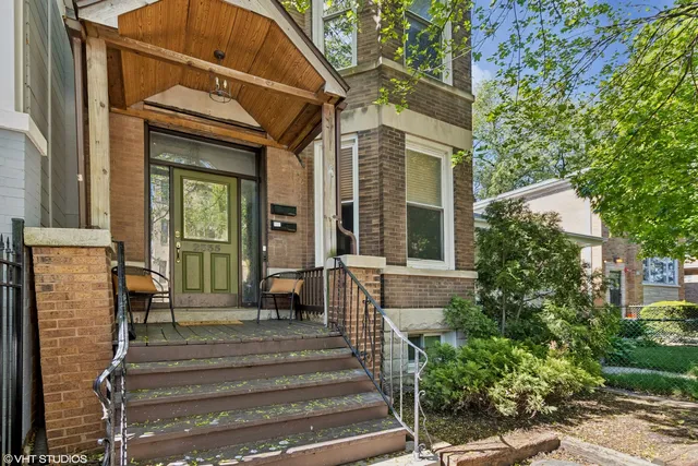 $875,000 | 2335 West School Street, Chicago, IL 60618