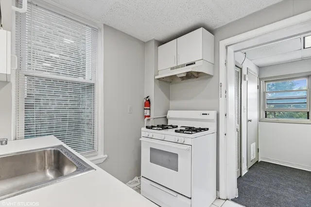 $875,000 | 2335 West School Street, Chicago, IL 60618