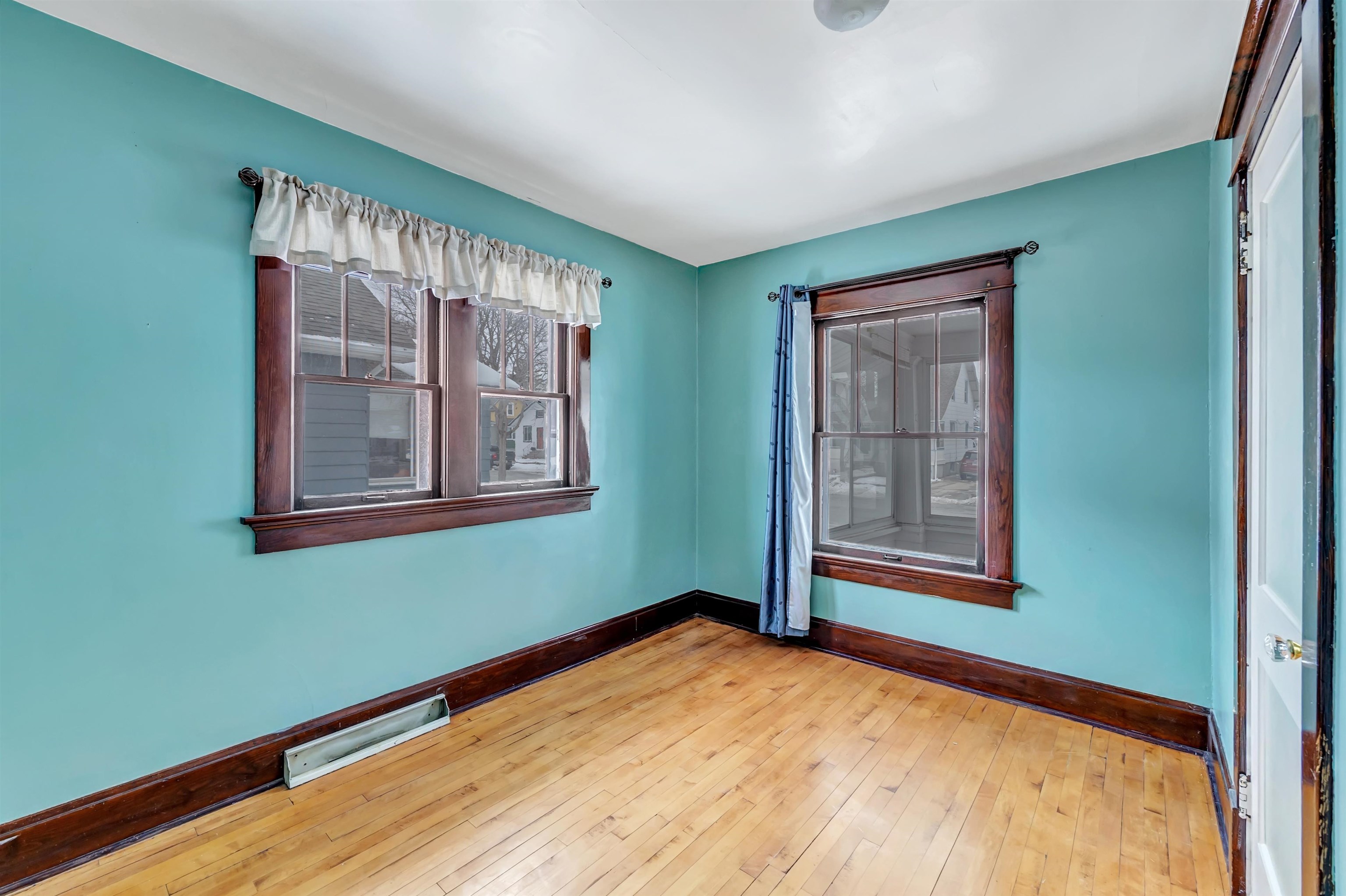 1516 Cedar Street Green Bay, WI 54302 - Photo 12 of 25