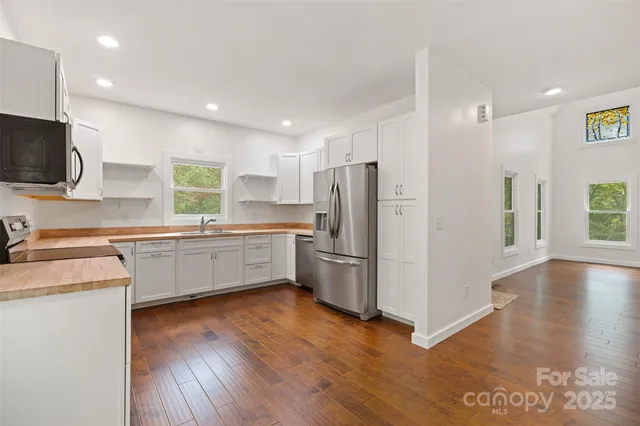 $415,000 | 105 Mission Ridge Drive, Hayesville, NC 28904