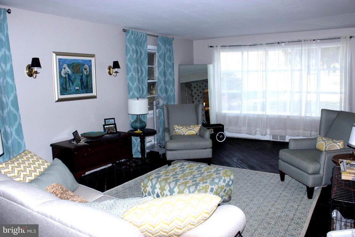 1428 Hillcrest Road Lancaster, PA 17603 - Photo 6 of 25 Gallery Image 6