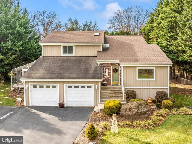 $499,000 | 11738 Meadowlark Avenue, Hagerstown, MD 21742