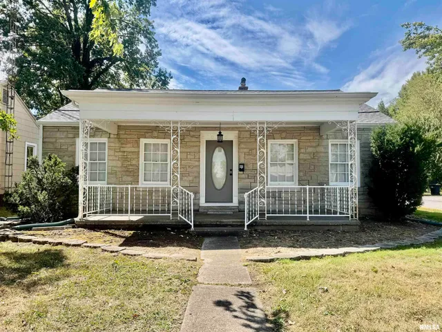 $129,900 | 441 North Ohio Avenue, Salem, IL 62881