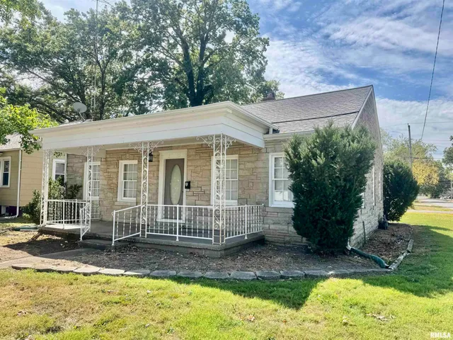 $129,900 | 441 North Ohio Avenue, Salem, IL 62881